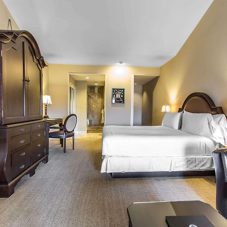 Inn At The Mill, Ascend Hotel Collection ファイエットビル エクステリア 写真