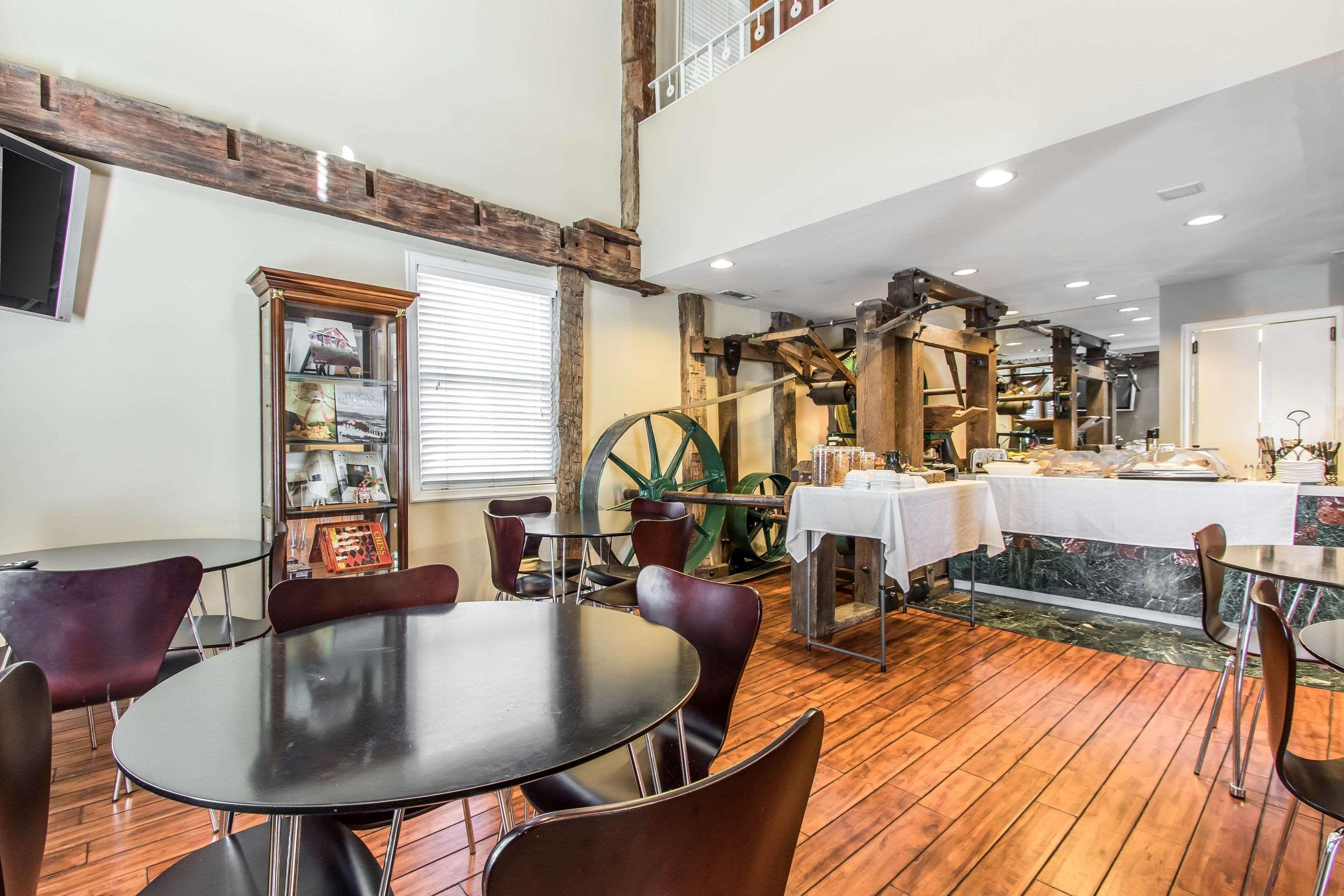Inn At The Mill, Ascend Hotel Collection ファイエットビル エクステリア 写真