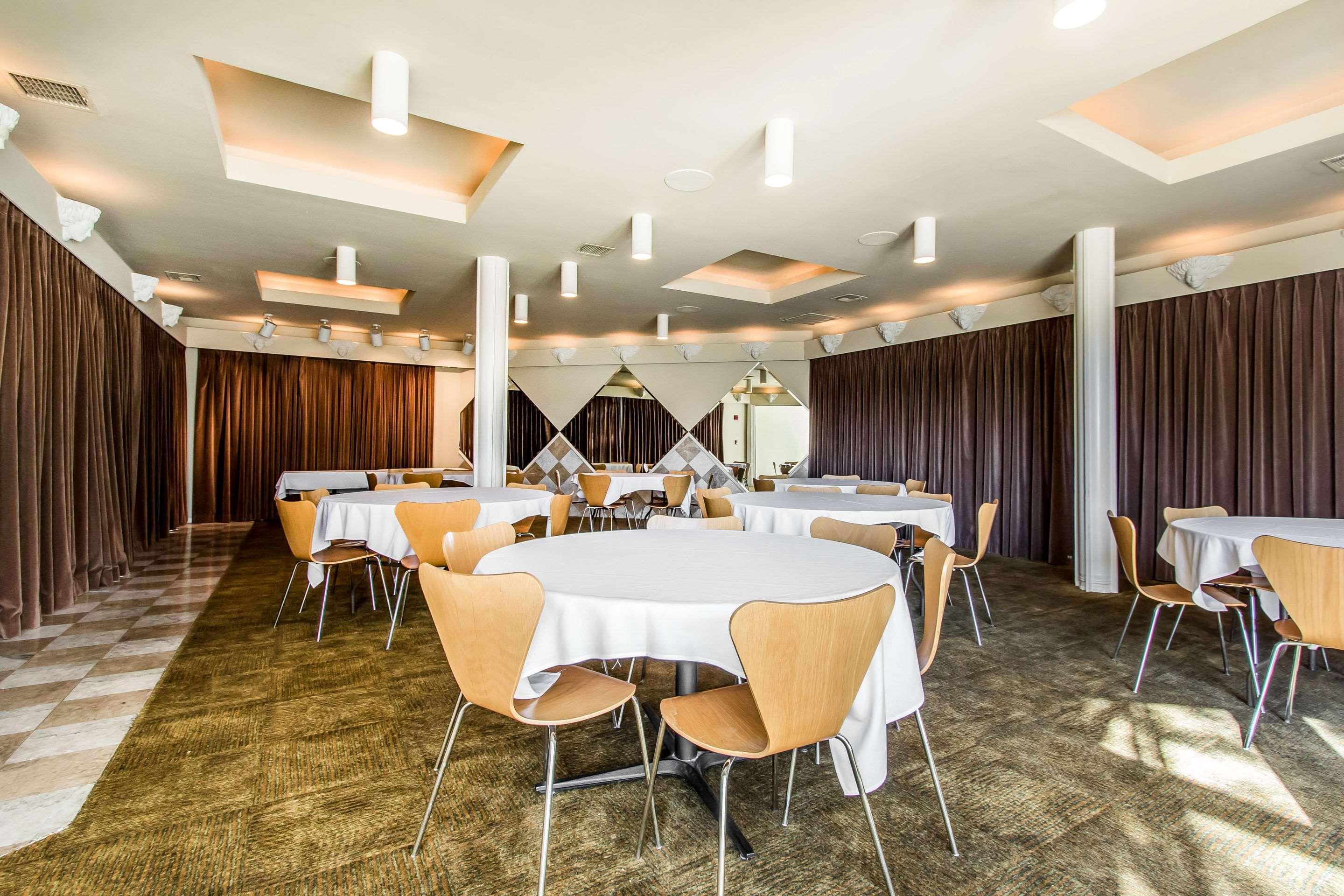 Inn At The Mill, Ascend Hotel Collection ファイエットビル エクステリア 写真