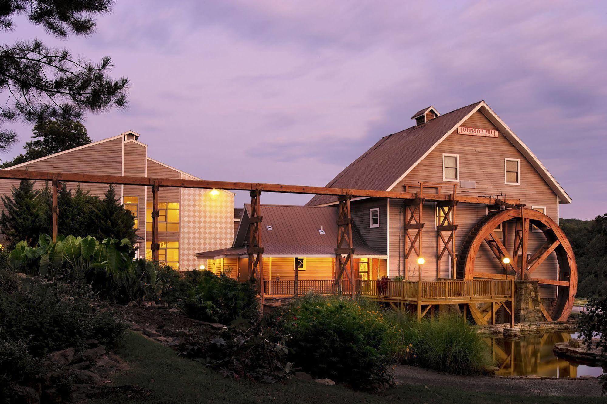 Inn At The Mill, Ascend Hotel Collection ファイエットビル エクステリア 写真